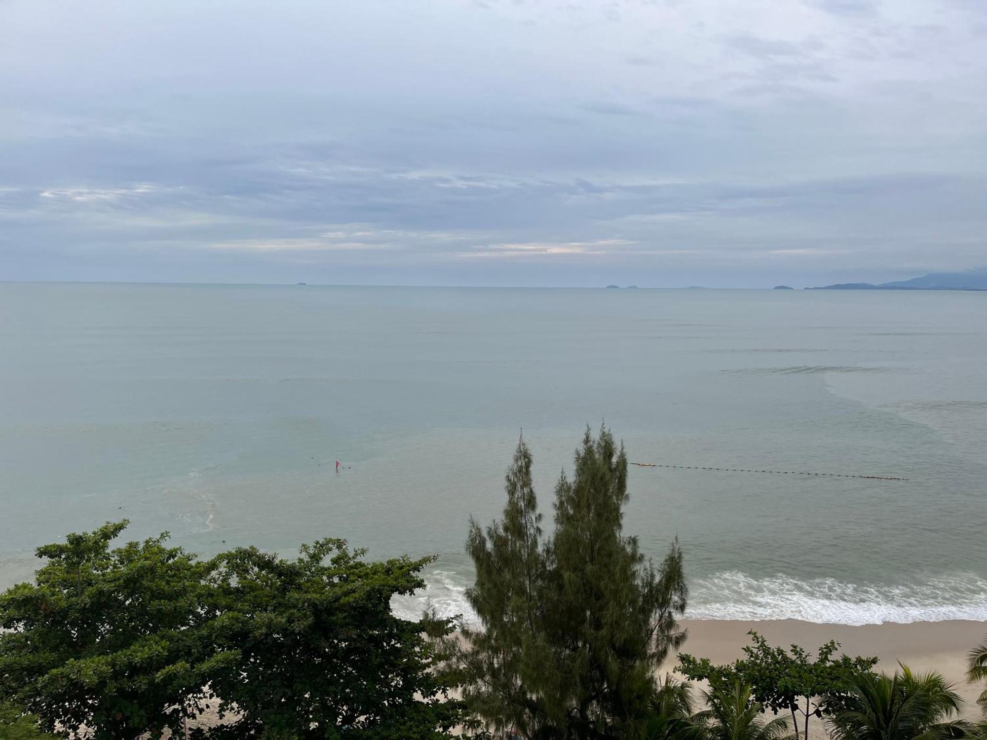 Paradise By The Sea In Penang By Veron At Rainbow Paradise Hotell Tanjung Bungah  Eksteriør bilde