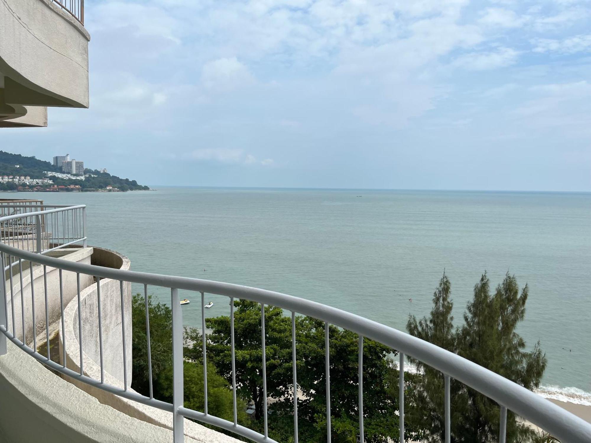 Paradise By The Sea In Penang By Veron At Rainbow Paradise Hotell Tanjung Bungah  Eksteriør bilde