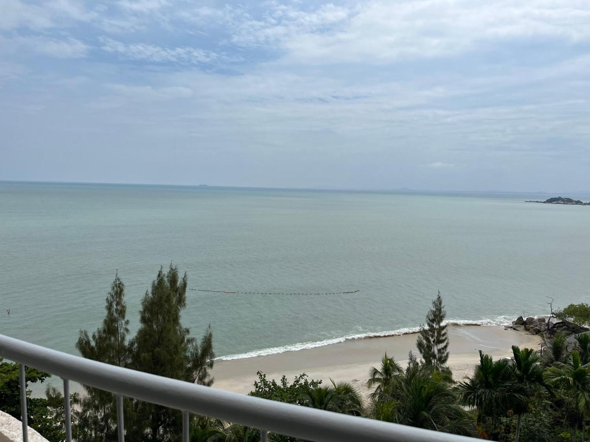 Paradise By The Sea In Penang By Veron At Rainbow Paradise Hotell Tanjung Bungah  Eksteriør bilde